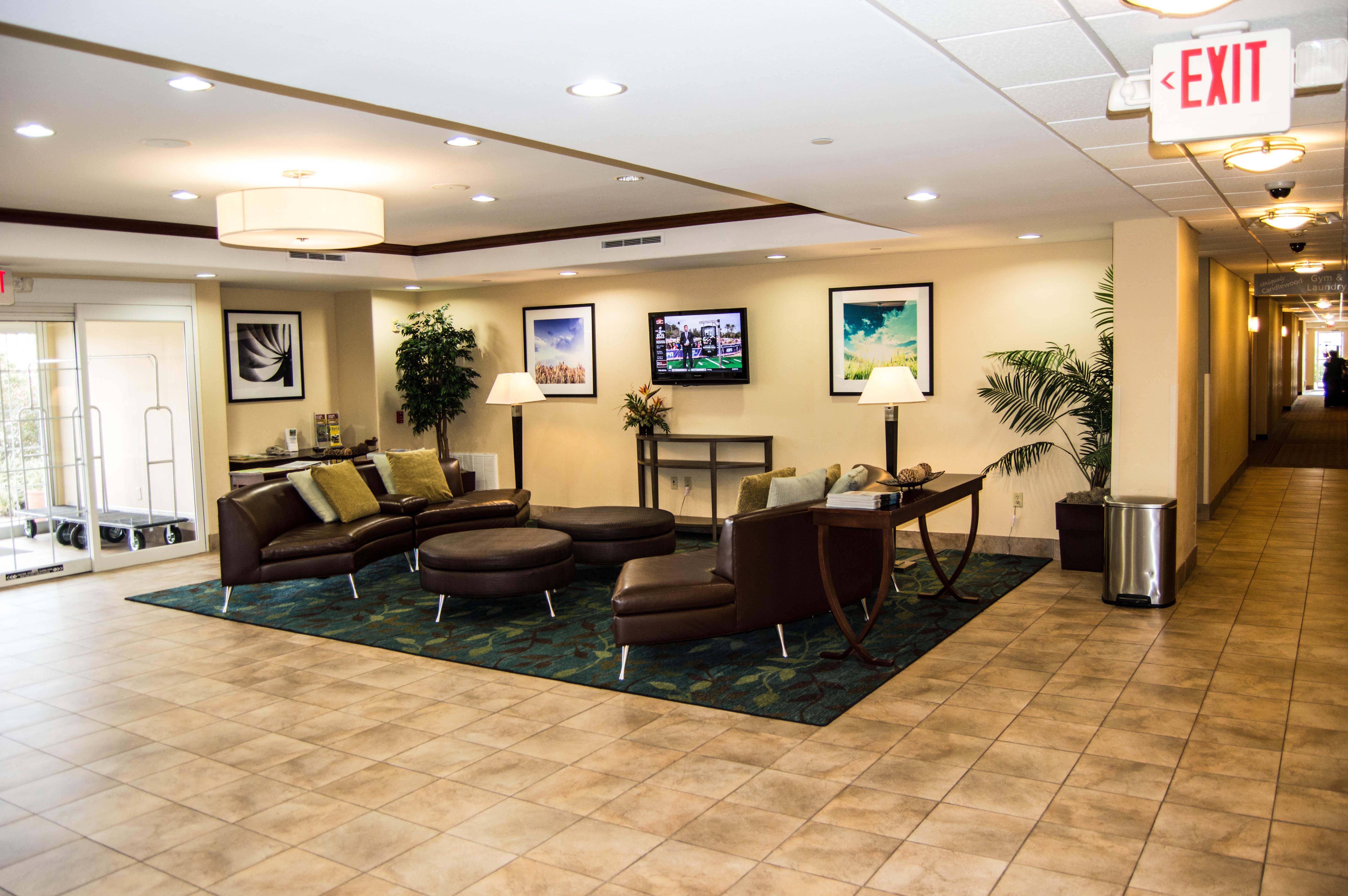 Candlewood Victoria By Ihg Εξωτερικό φωτογραφία