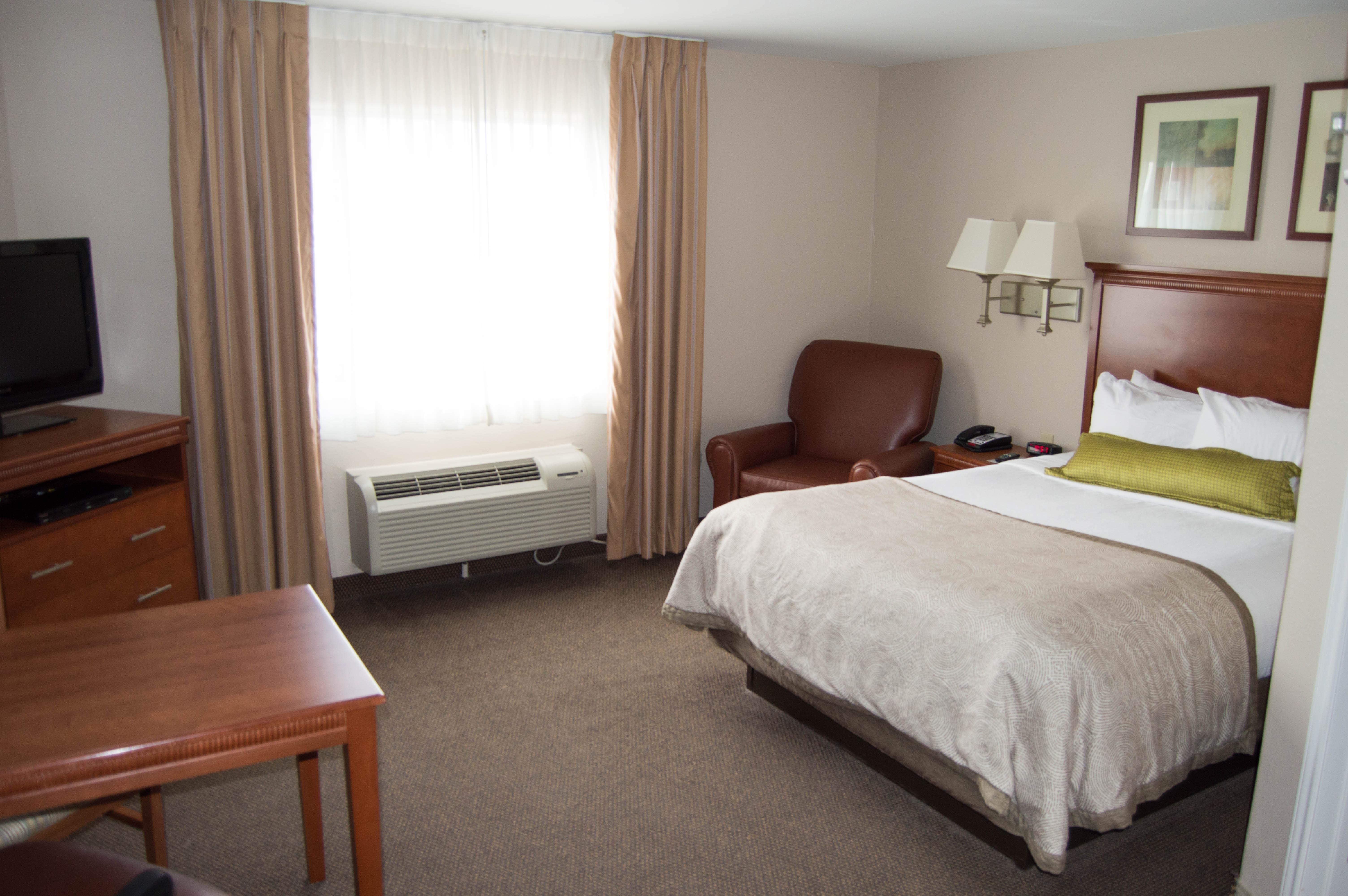 Candlewood Victoria By Ihg Εξωτερικό φωτογραφία