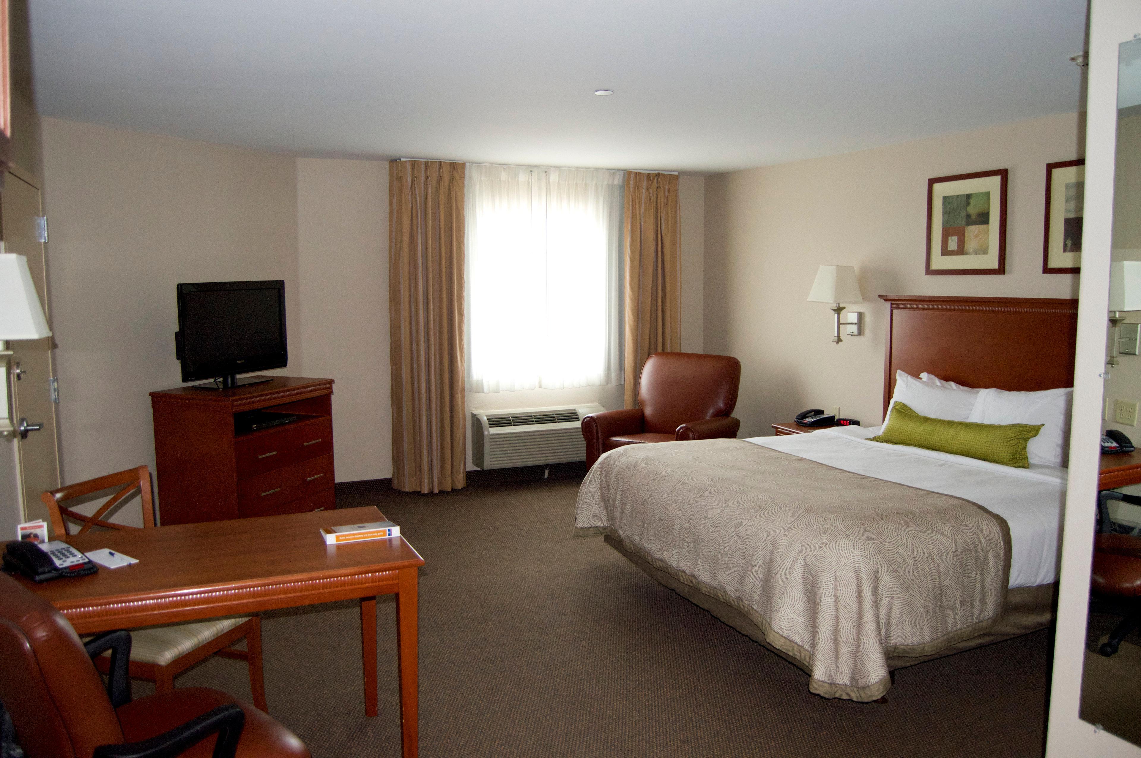 Candlewood Victoria By Ihg Εξωτερικό φωτογραφία
